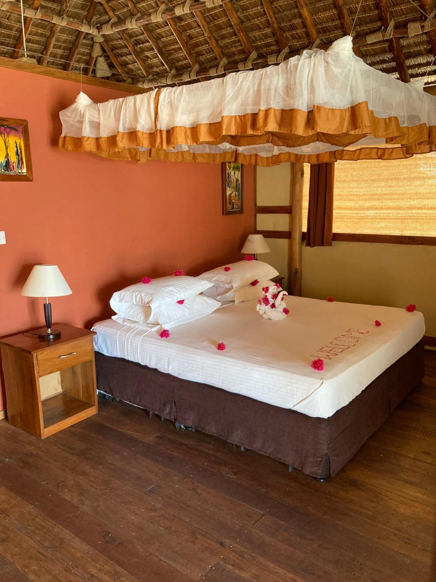 Barry'S Beach Resort Mkwaja Luaran gambar