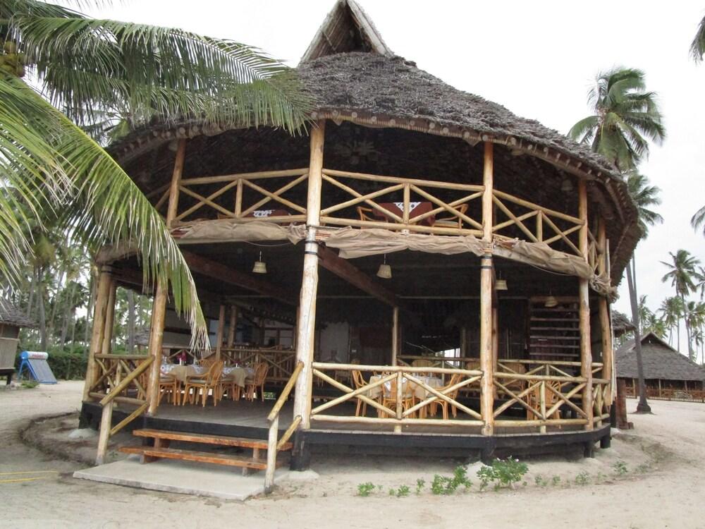 Barry'S Beach Resort Mkwaja Luaran gambar