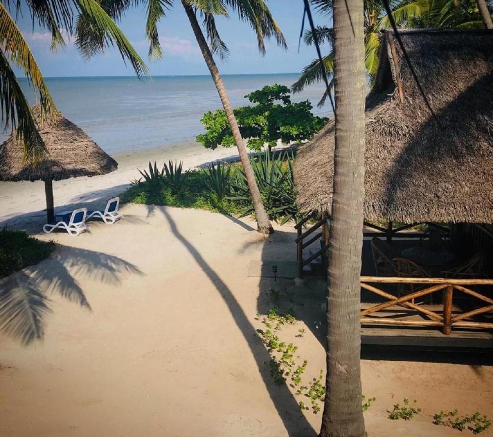 Barry'S Beach Resort Mkwaja Luaran gambar