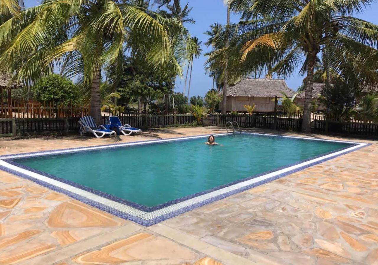Barry'S Beach Resort Mkwaja Luaran gambar