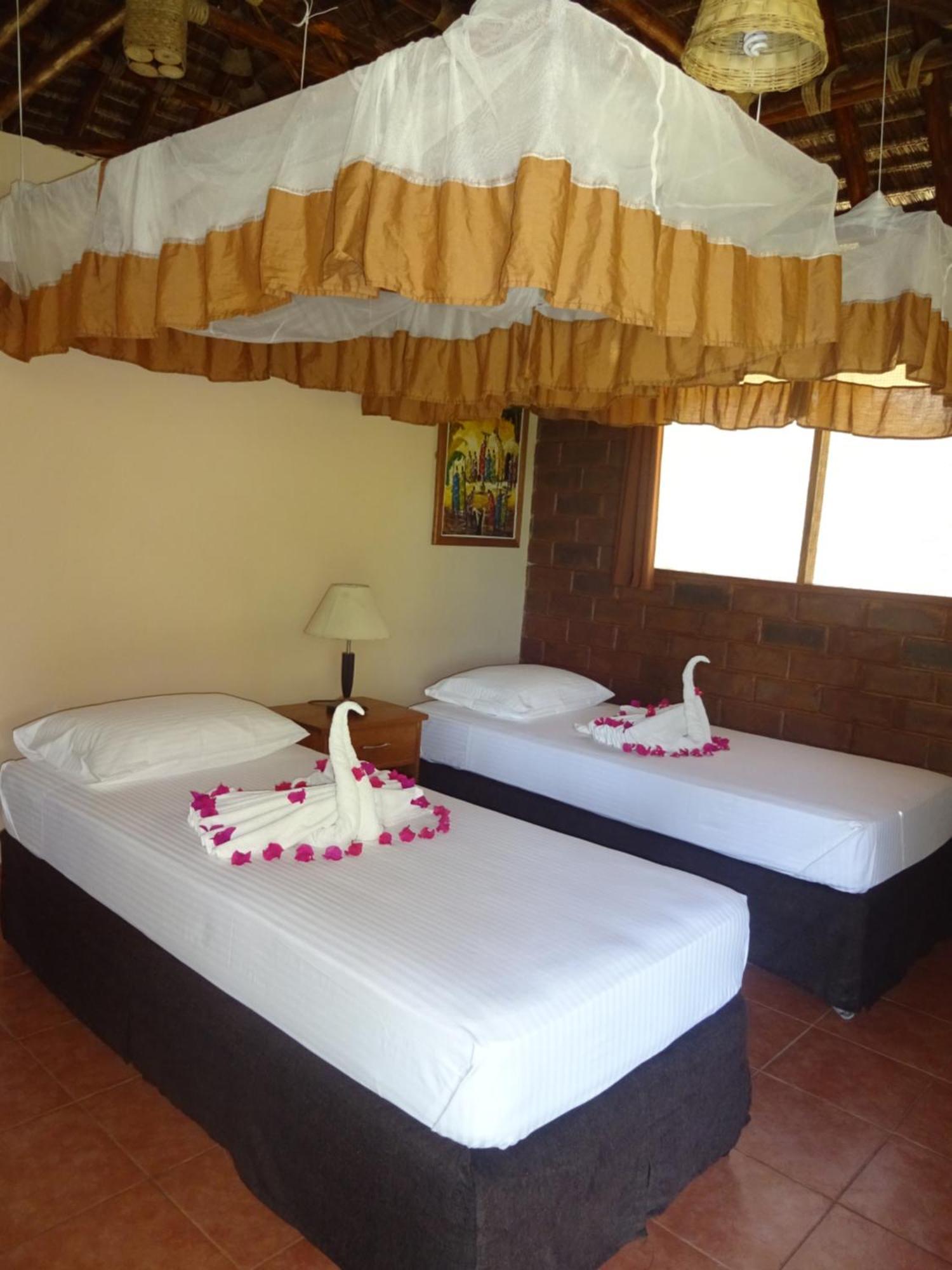 Barry'S Beach Resort Mkwaja Luaran gambar
