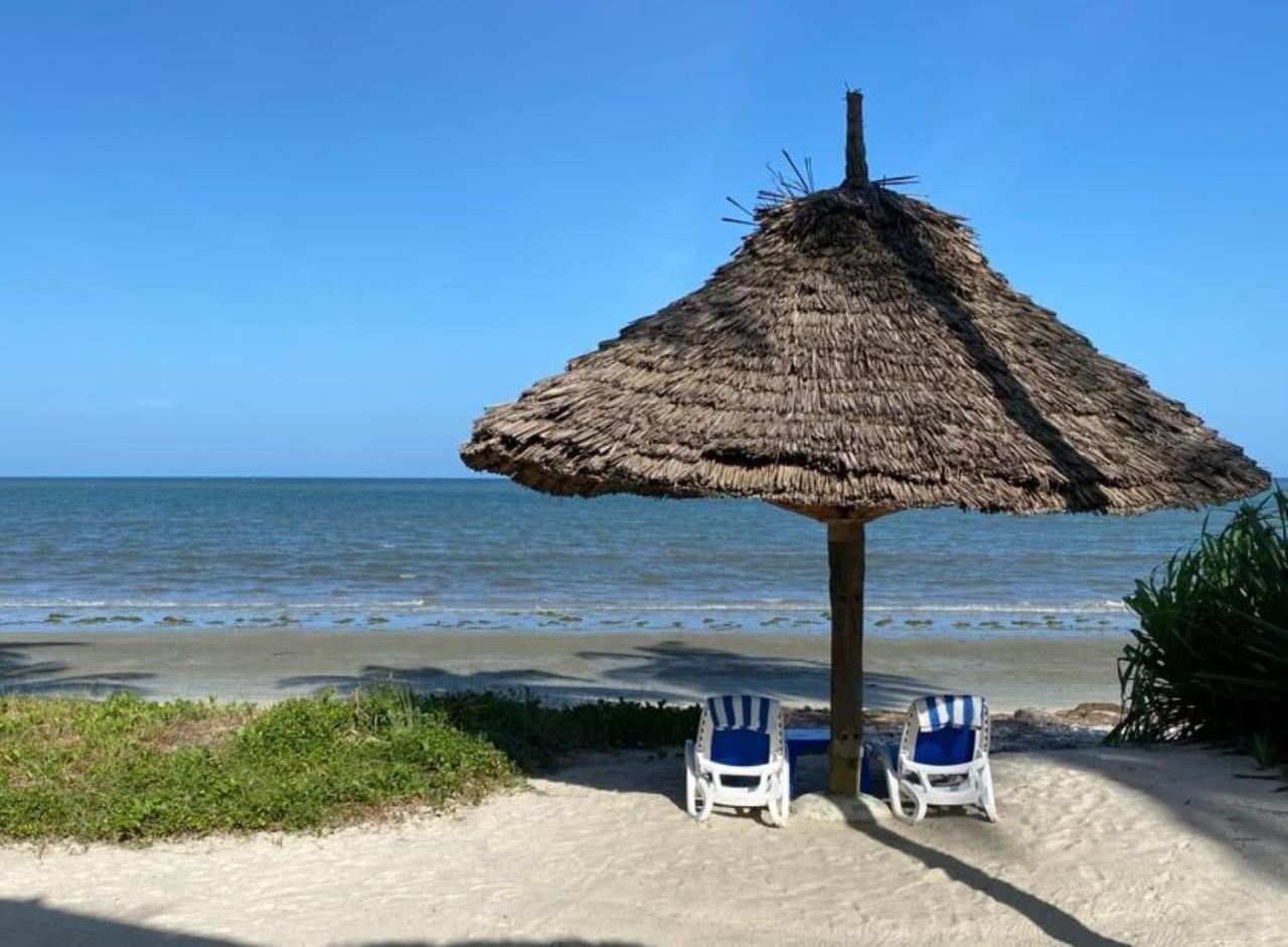 Barry'S Beach Resort Mkwaja Luaran gambar
