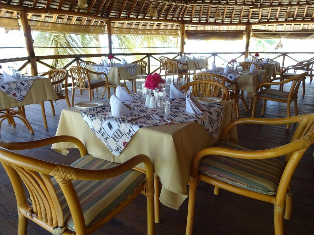 Barry'S Beach Resort Mkwaja Luaran gambar