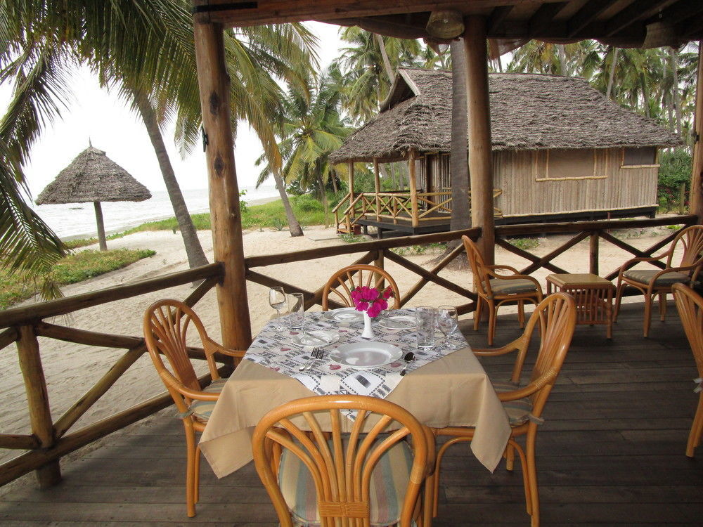 Barry'S Beach Resort Mkwaja Luaran gambar