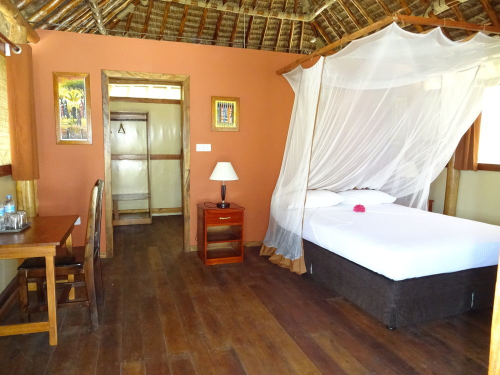 Barry'S Beach Resort Mkwaja Luaran gambar